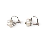 PAIR OF EARRINGS, WHITE GOLD