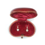 PAIR OF EARRINGS, 14 KT WHITE GOLD