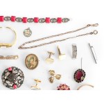 BUNDLE OF COSTUME JEWELRY