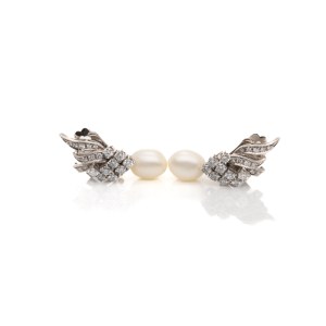 Pair of pearl diamond ear clips