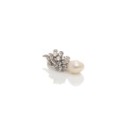 Pair of pearl diamond ear clips