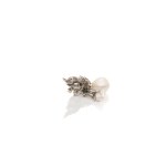 Pair of pearl diamond ear clips