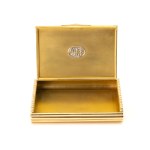 Etui aus 585 Gelbgold mit Saphir-Cabochon