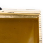 Etui aus 585 Gelbgold mit Saphir-Cabochon
