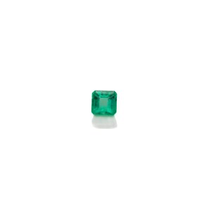 Loser Smaragd von intensiver Farbe