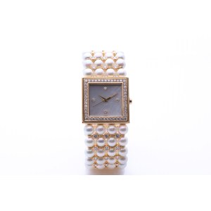 Pearl diamond wristwatch