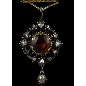 Pendente in stile vittoriano con diamanti