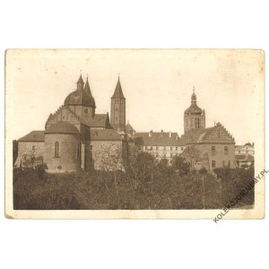 FLOCK. The cathedral from the north side