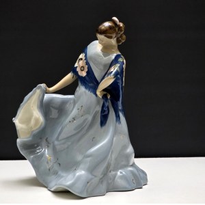 Royal Dux - Statuetta in porcellana Donna spagnola - Cecoslovacchia 1960