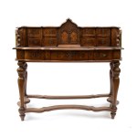 Inlaid writing desk with raised section, in walnut - Rome, 18th century