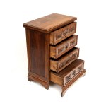 Kneeling bedside table - Lombardy-Veneto area, 18th century