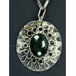 Jade pendant on chain, ORNO by Franciszka Szymanek (122)