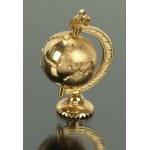 Pendant in the shape of a globe. Gold pr. 750 (194)