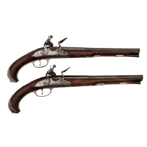 Pair of luxury flintlock pistols in silver mount, Giesu Mutti
