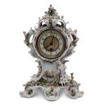 Porcelain table clock