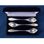 Three teaspoons for tea or ice cream, ca. 1780-1820
