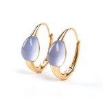 MATTIOLI, MATTIOLI Paire de boucles d'oreilles en or et calcédoine -