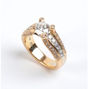 Bague solitaire en or avec diamants -