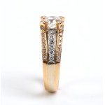 Bague solitaire en or avec diamants -