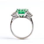Emerald diamond ring -