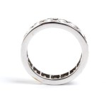 Weißgoldbandring mit Diamanten -