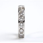 Weißgoldbandring mit Diamanten -