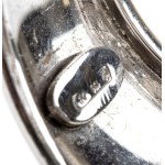 Black and colourless diamond gold band ring -