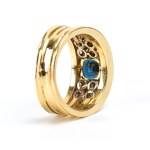 Gold band ring with sapphire and diamonds -