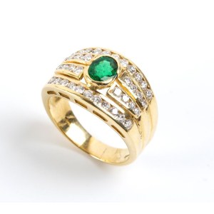 Emerald diamond gold band ring -