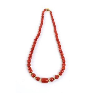 Mediterranean coral and yellow gold necklace -