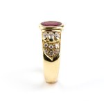 Bague en or avec rubis et diamant -