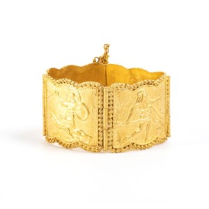 Archaeological-style high purity gold bracelet -