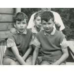 [Photo] Jaroslaw and Lech Kaczynski (ca. 1960).