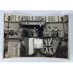 [Photo] President Wladyslaw Raczkiewicz among officials (ca. 1940).