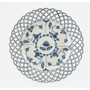 Królewska Manufaktura Porcelany w Miśni, Talerzyk ażurowy z wzorem suszonych kwiatów (Strohblumenmuster)