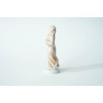Porcelain figurine , "Woman in a shawl" - ZP Chodzież