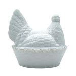 Bomboniera in the shape of a hen(Dąbrowa Górnicza, 3rd quarter of the 20th century).