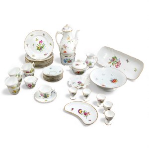 Bing &amp; Gröndahl breakfast/tea service with floral decoration