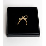 Cat-shaped brooch with diamonds and emerald