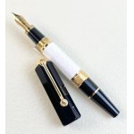 Pens - MONTBLANC WRITERS LIMITED EDITION W. SHAKESPEARE WITH BOX