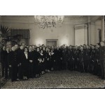 Photograph of officials and senior military officers at the Royal Castle in Warsaw. Visible among others President Ignacy Moscicki, General Kazimierz Schally, Head of the Military Cabinet of the President of the Republic. Warsaw, not before 1936. Photo by