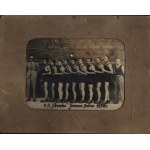 KS Strzelec Janowa Dolina. Photograph of members of the boxing section in sportswear. Janowa Dolina 1938.