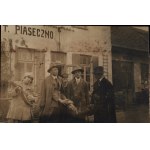 Piaseczno railroad station. A situational photograph of a group of men and women