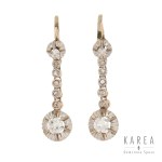 Earrings with diamonds, righthand France, early 20th century