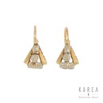 Gold earrings, interwar period