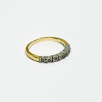 Gold ring with 0.07 Ct diamonds with illusion effect