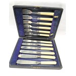 Table set in original packaging