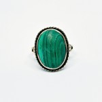 Silver vintage ring with Malachite