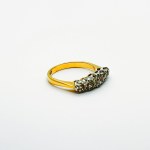 750/18K Gold Ring with Diamonds Certificate.
