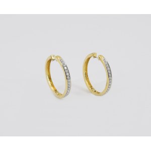 Earrings with diamonds